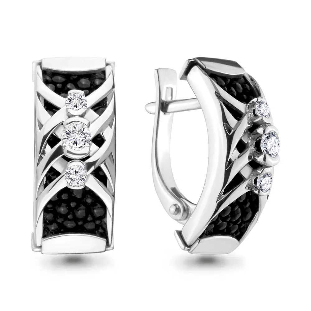 942108 Серьги из Золота с бриллиантами, кожами из коллекции "Скат"